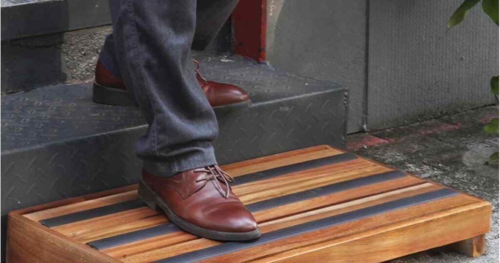 25 to 30 Large Adult Steps