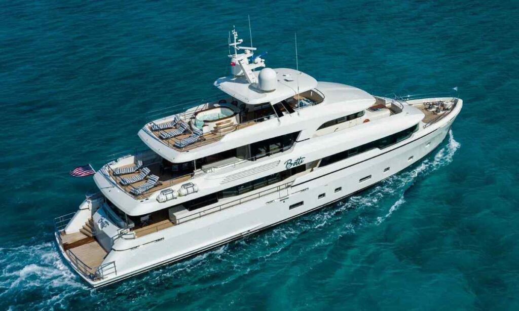 Small Yacht or Large Sailboat