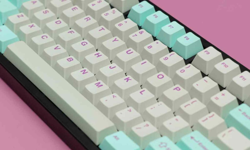 Standard Keyboard Width (Tenkeyless)
