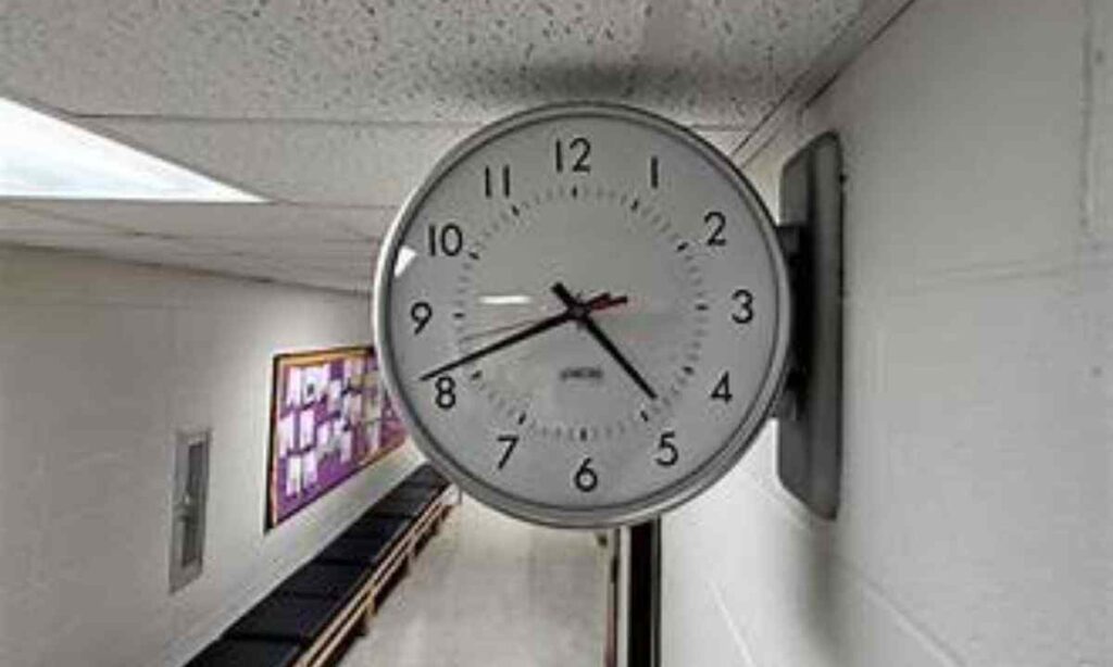 Standard Wall Clock