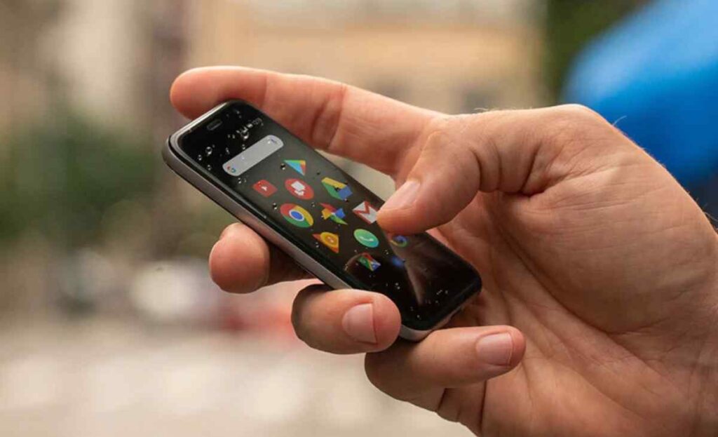 Small or Compact Smartphone